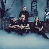 Baner promujący wydarzenie. Nazwa wydarzenia i zdjęcie artystów.