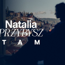 Baner promujący wydarzenie. Nazwa wydarzenia i zdjęcie artystki.