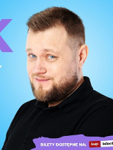 Baner promujący wydarzenie. Nazwa wydarzenia i zdjęcie artysty.