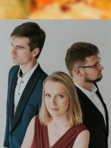 Baner promujący wydarzenie. Nazwa wydarzenia i zdjęcie artystów.