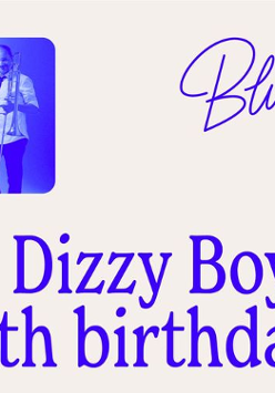 Zdjęcie siedmiu muzyków z instrumentami dętymi. Nazwa wydarzenia i data. Wszystko w tonacji niiebieskiej na beżowym tle.