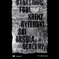 Grafika to szary prostokąt na czarnym tle. Na szarym prostokącie czarne napisy z nazwami zespołów.