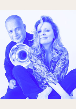 Baner promujący wydarzenie. Nazwa wydarzenia i zdjęcie artystów.