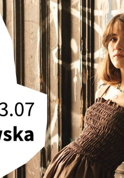 Baner promujący wydarzenie. Nazwa wydarzenia, data i zdjęcie Artystki.