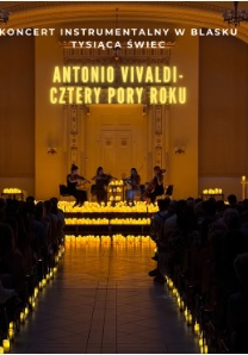 Baner promujący wydarzenie. Nazwa wydarzenia. W tle świece oraz kwartet muzyków na scenie.