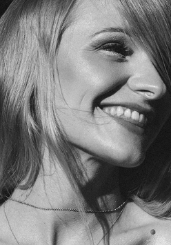 Baner promujący wydarzenie. Nazwa wydarzenia i zdjęcie artystki.