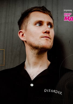 Baner promujący wydarzenie. Nazwa wydarzenia, data i zdjęcie Artysty.