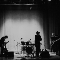 Baner promujący wydarzenie. Nazwa wydarzeania i zdjęcie osób artystycznych.