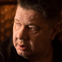 Baner promujący wydarzenie. Nazwa wydarzeania i zdjęcie osoby artystycznej.