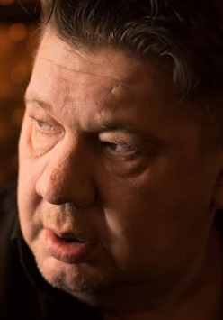 Baner promujący wydarzenie. Nazwa wydarzeania i zdjęcie osoby artystycznej.