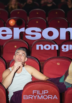 Baner promujący wydarzenie. Nazwa wydarzeania i zdjęcie osoby artystycznej.