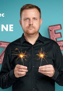 Baner promujący wydarzenie. Nazwa wydarzeania i zdjęcie osoby artystycznej.