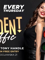 Baner promujący wydarzenie. Nazwa wydarzeania i zdjęcie osób artystycznych.