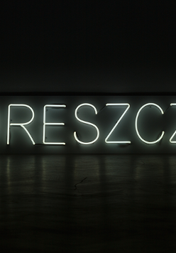 Baner świetlny o napisie Dreszcz