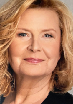 Zdjęcie uśmiechniętej Barbary Bursztynowicz.