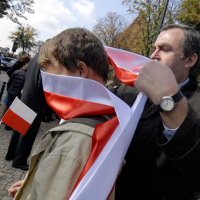 Biel i czerwień w kadrze