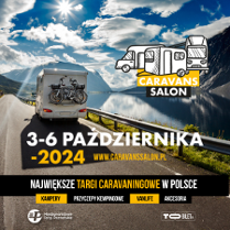 Zdjęcie kampera, który jedzie górską trasą, na zdjęciu napisy informujące o wydarzeniu.