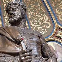 Chrobry w koronie i na smartfonie