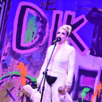 Co łączy sztukę i władzę?