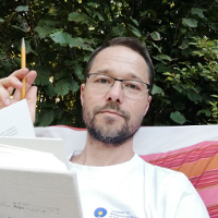 Co wspomina starsza siostra?