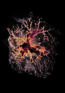 Fioletowa plama na czarnym tle.