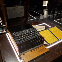 Czwarta Enigma i "Szyfrodziewczyny"