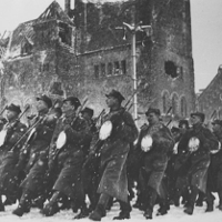 Defiladowym krokiem po Świętym Marcinie