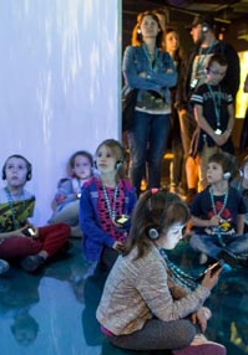 dzieci podczas oprowadzania, fot. Ł. Gdak