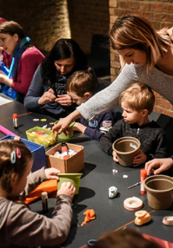 dzieci podczas warsztatów, fot. Ł. Gdak
