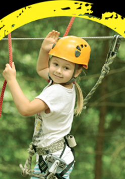 dziecko w parku linowym