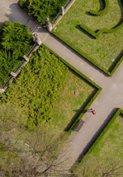 dziedziniec zamkowy z lotu ptaka