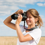 dziewczyna z aparatem fotograficznym