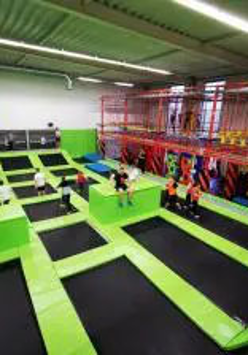 Trampoliny.