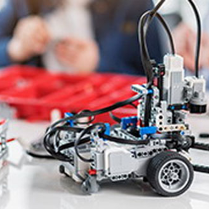 Pojad z klocków lego.