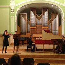 Koncert: organy, skrzypaczka, flecistka i muzyk przy fortepianie