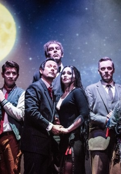 Artyści Teatru Muzycznego na scenie.