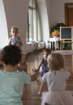 Fotografia uczestników wcześniejszego kursu.