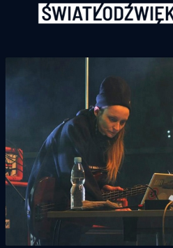 Ciemna fotografia Artystki.