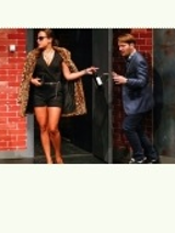 Zdjęcie aktorów grających w spektaklu.