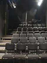 Na grafice fragment widowni.