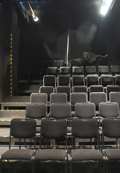 Na grafice fragment widowni.