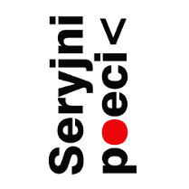 Na białym tle kontrastowo pojawia się hasło "Seryjni poeci". W zapisach dominuje kolor czarny z odrobiną czerwieni.