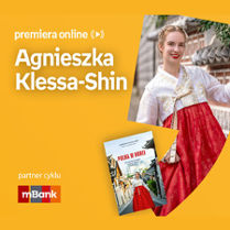 Plakat ze zdjęciem autorki i okładką książki w prawej części. W części lewej imię i nazwisko na pomarańczowym tle.