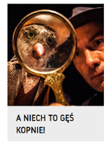 na pierwszym planie ptak spoglądający przez lupę, obok twarz mężczyzny w kapeluszu