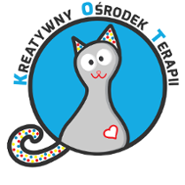 Szary kot z ogonem i uszami w kolorowe kropeczki na niebiekim tle w kształcie koła z czarną obramówką. Nad napis: Kreatywny ośrodek terapii".