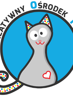 Szary kot z ogonem i uszami w kolorowe kropeczki na niebiekim tle w kształcie koła z czarną obramówką. Nad napis: Kreatywny ośrodek terapii".