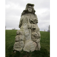granitowy posąg bretońskiego świętego