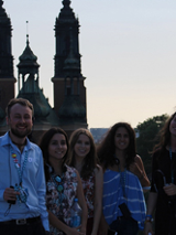 .Hiszpanie przed katedrą