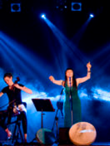 Kasia Pakowska - wokal i perkusjonalia, Joanna Dudkowska - gitara basowa, Agnieszka Kowalczyk - wiolonczela