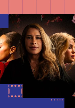 Łososiowo-fioletowy plakat wydarzenia. Po prawej zdjęcie trzech kobiet, które występują w filmie. Po lewej brunetka w czerwonej koszulce. Na środku i po prawej blondynki w czarnych bluzkach.